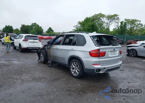 2011 BMW X5 xDrive35I/xDrive35I Premium/xDrive35I Sport Activity z USA, uszkodzony, nr VIN 5UXZV4C55BL410705